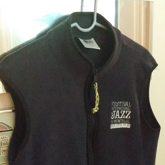 Sleeveless shirt with zipper - Picture 2 of 7